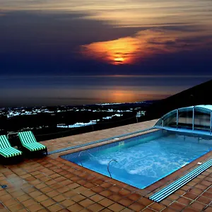 https://casa-tinasoria.puertodelcarmen-hotels.org